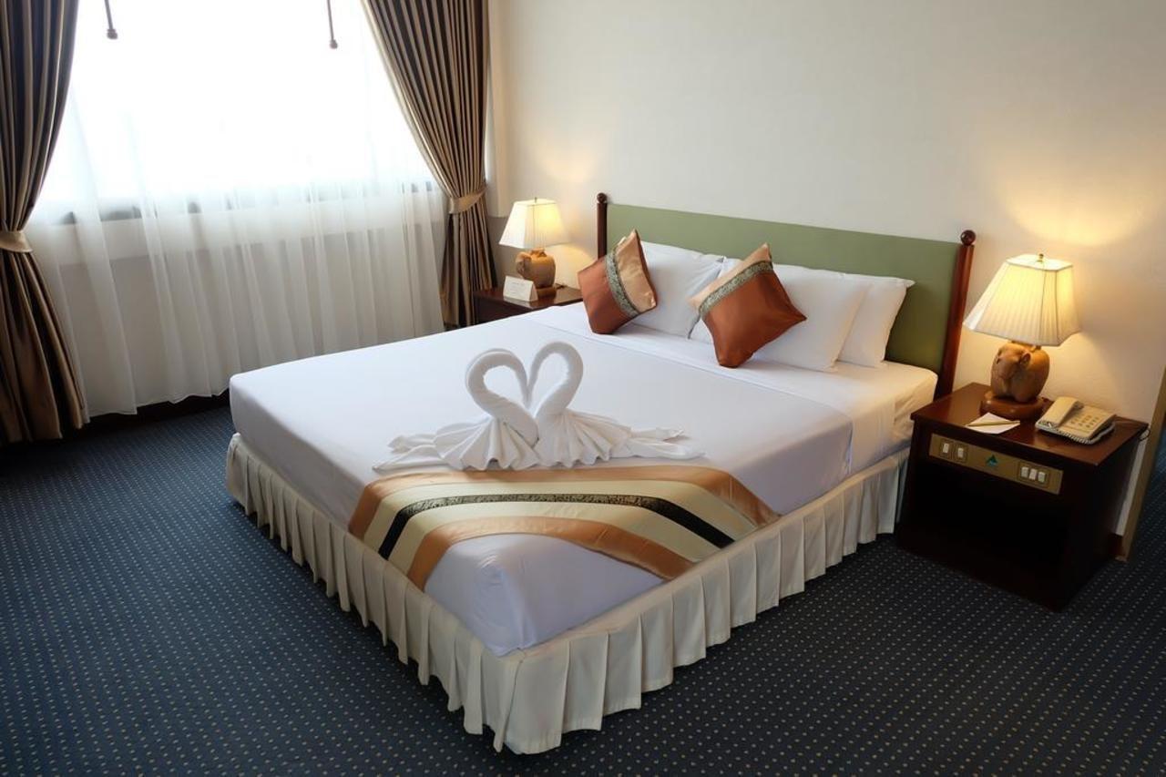 Tarin Hotel Чіангмай Екстер'єр фото
